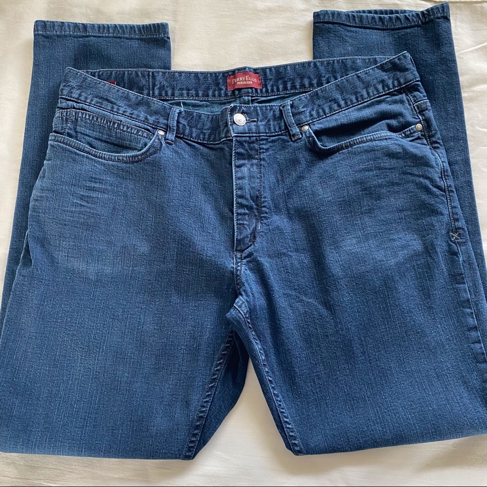 Perry Ellis Premium Denim Jeans Size 38/32